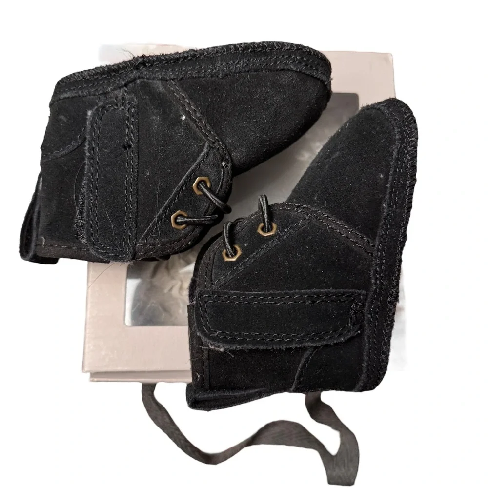 UGG Baby Neumel Black Suede Leather Shearling Lined‎ Lace Up Boots Shoes SU